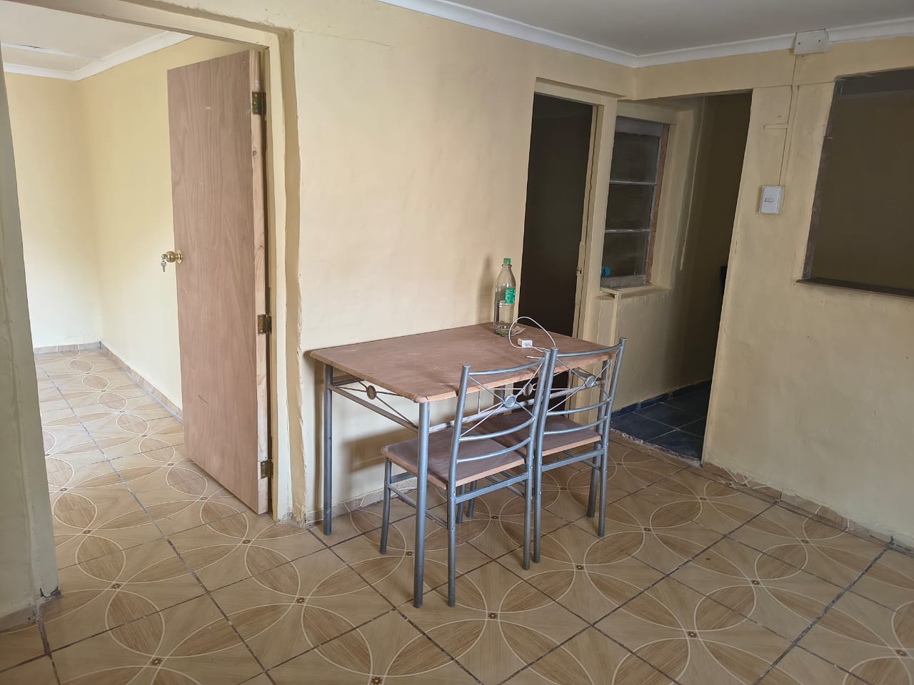 Se arrienda casa interior para 2 personas que estén trabajando