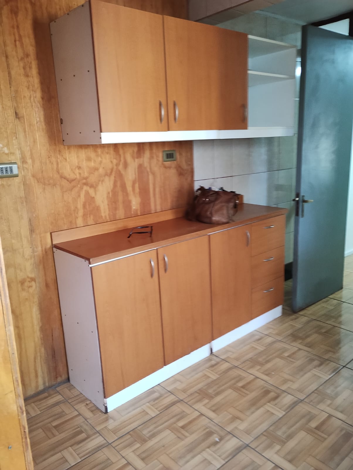 ARRIENDO INMUEBLE UBICADO EN PJE EMBALSE CAREN, A PASOS DEL JUMBO, EASY, INTERSALUD