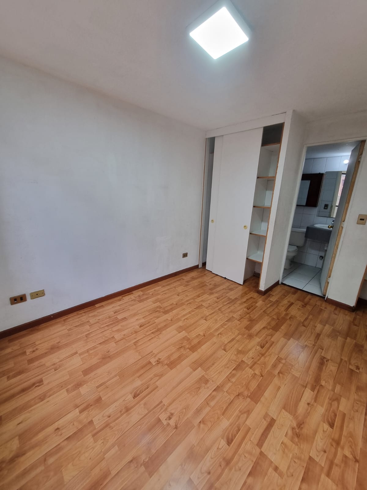 Arriendo excelente ubicación a pasos del metro santa lucía