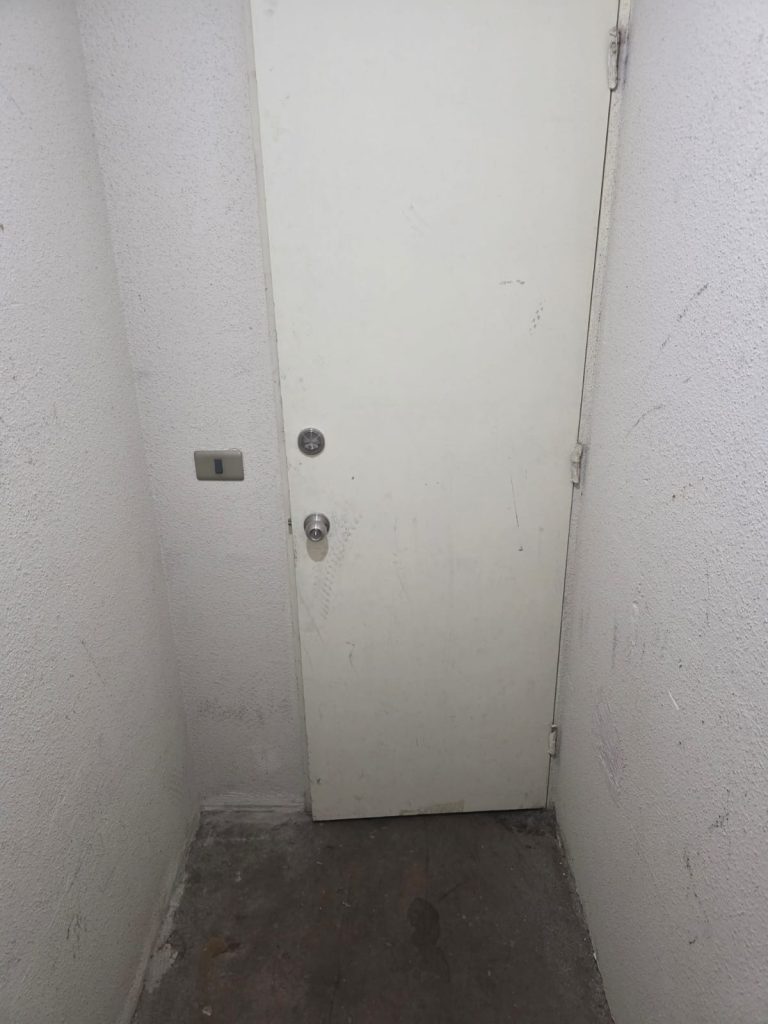 SE ARRIENDA BODEGA EN AMUNÁTEGUI, A PASOS DE METRO SANTA ANA $40.000 VALOR MENSUAL