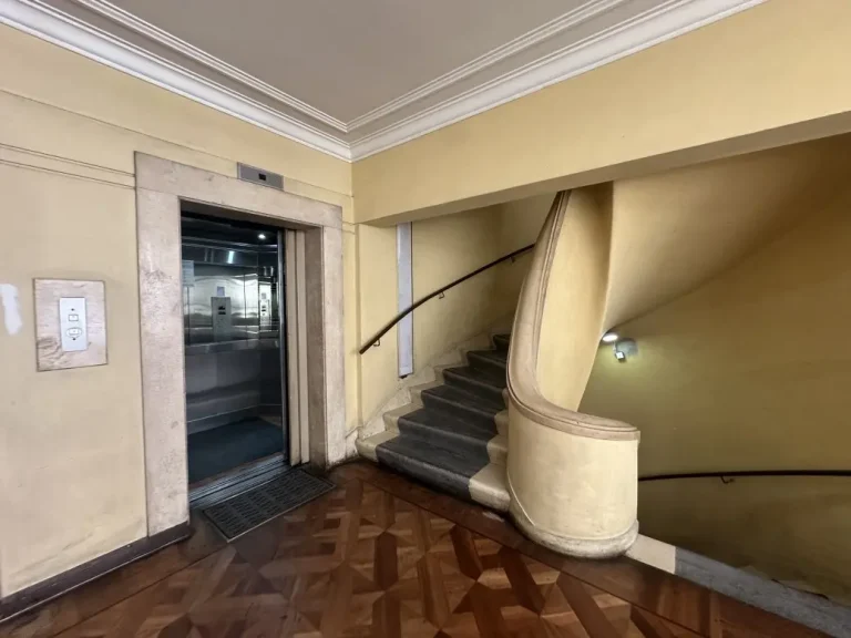 OFICINA EN CENTRO COMERCIAL Y DE JUSTICIA EN VALPARAÍSO
