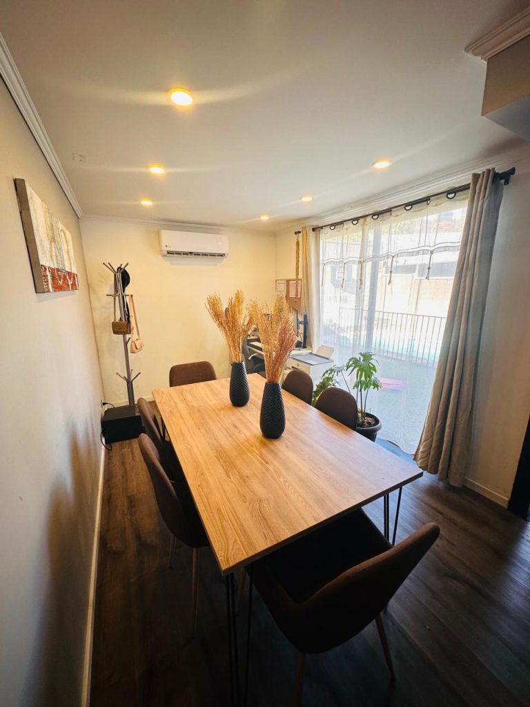 HERMOSA Y COMODA CASA EN CONDOMINIO LAS FLORES EN CIUDAD DE LOS VALLES. CON AIRE ACONDICIONADO.