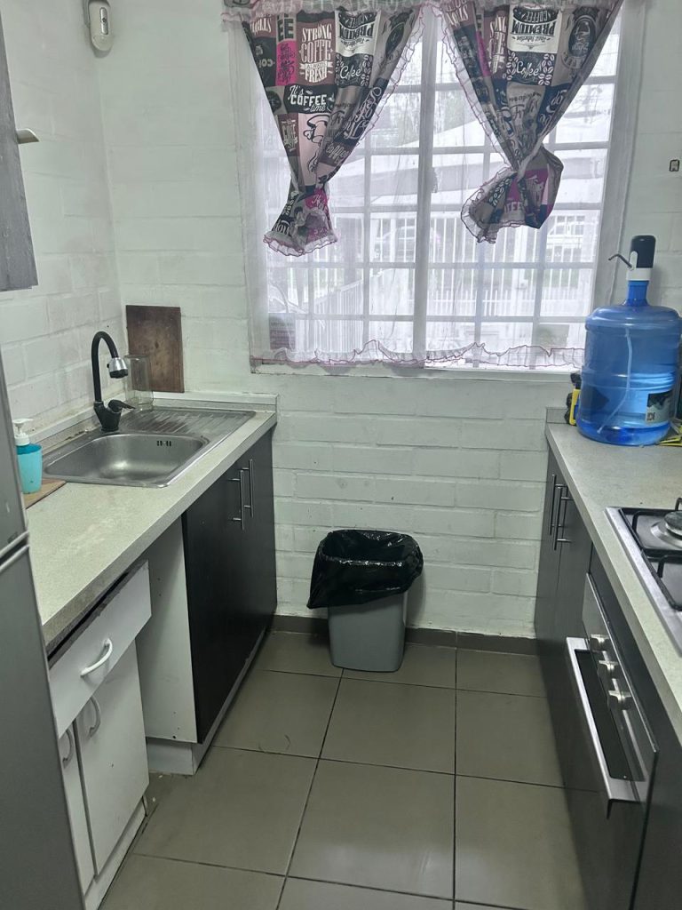 Casa 3D 2B con Amplio Patio en Casas del Valle
