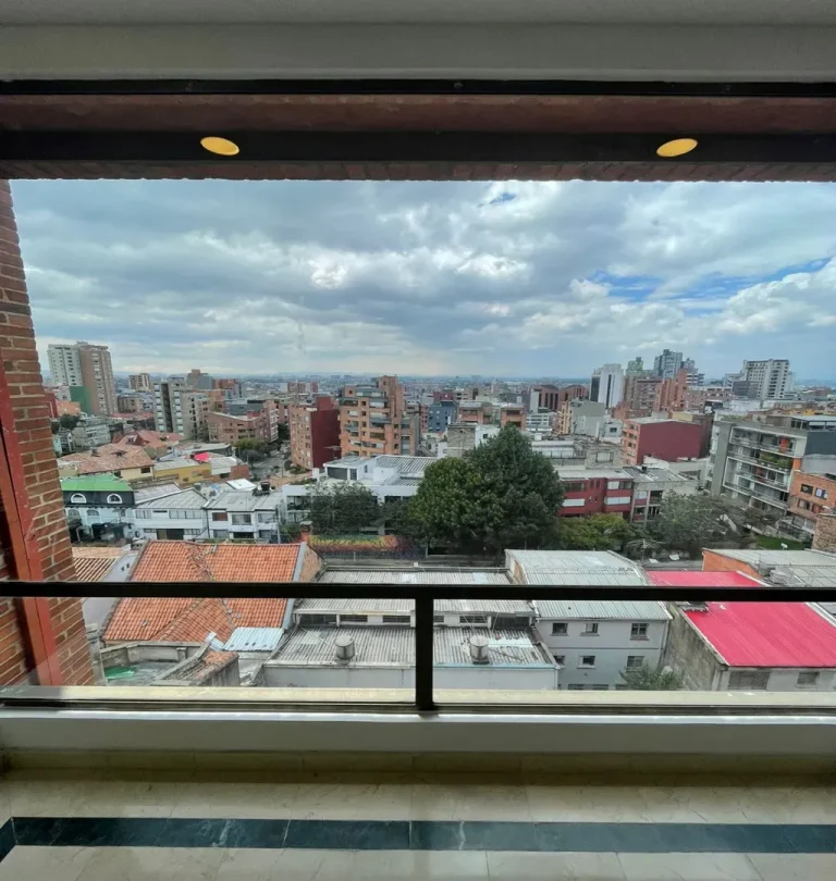 Oficina Amoblada en Arriendo – Chicó | Área total 214 m²