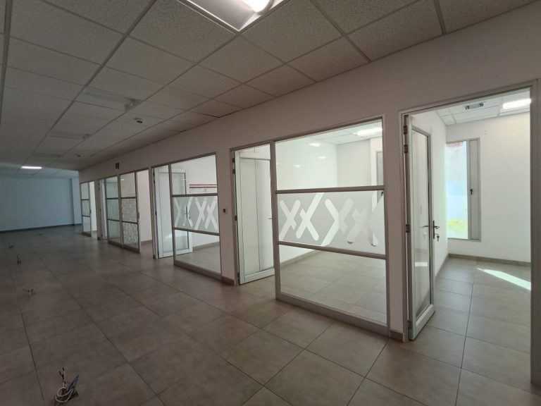 Arriendo oficina Chico en centro empresarial