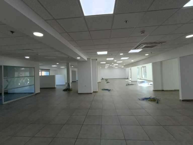 Arriendo oficina Chico en centro empresarial