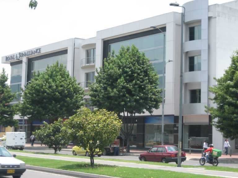 Arriendo oficina Chico en centro empresarial