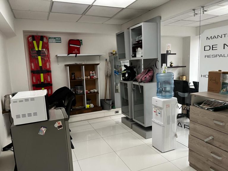 Arriendo Oficina Centro Comercial Show Place 147