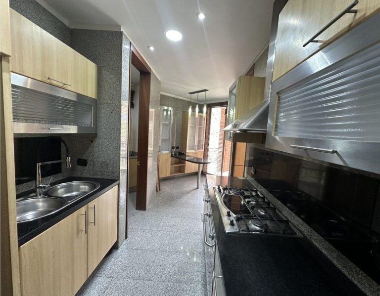 Arrienda hermoso apartamento Chico Reservado