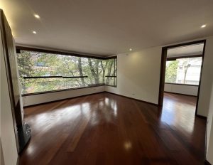 sala comedor con chimenea barrio chico reservado