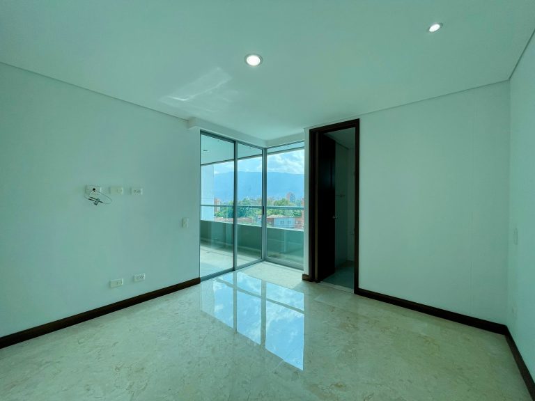 Apartamento en arriendo en Laureles de 104m²