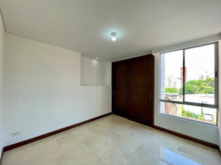 Apartamento en arriendo en Laureles de 104m²