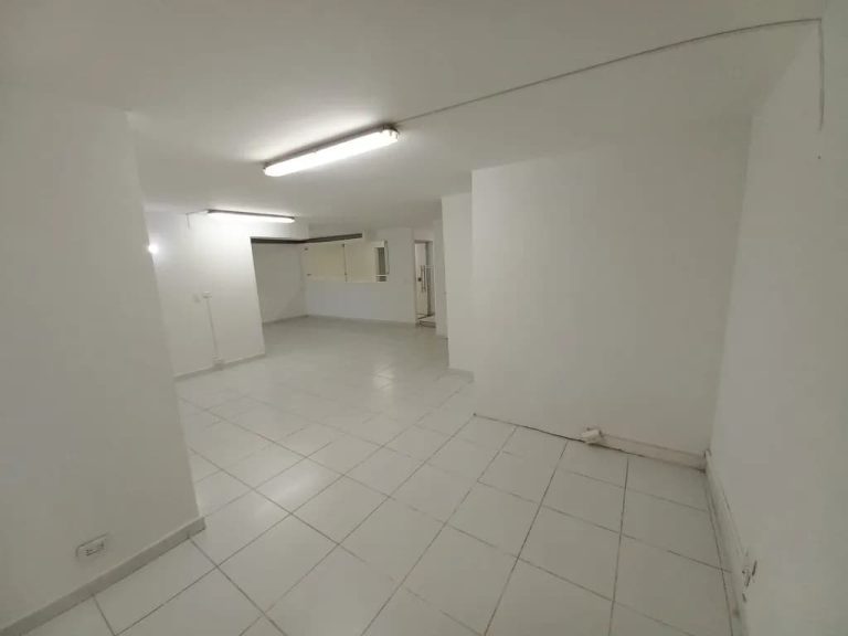 Casa de dos pisos en arriendo en barrio La Francia
