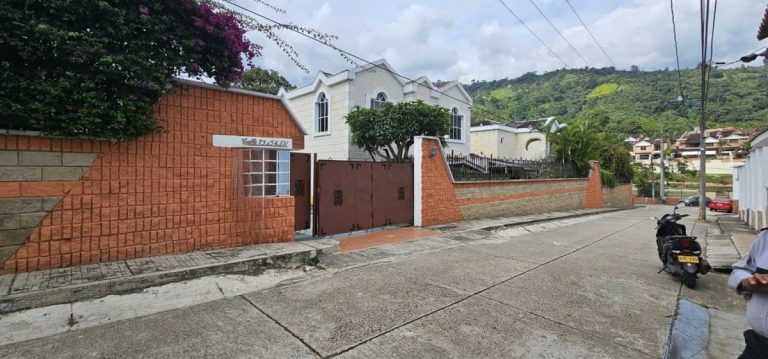 Hermosa casa en arriendo en Lagos del Cacique