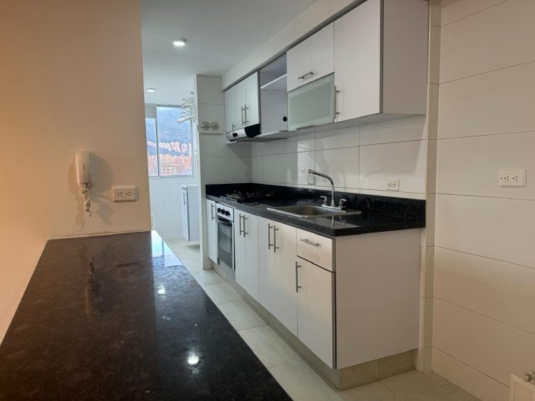 Moderno apartamento en arriendo en Cedritos piso 10