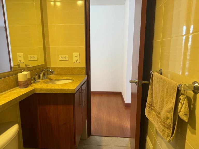 Moderno apartamento en arriendo en Cedritos piso 10