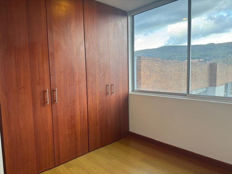 Moderno apartamento en arriendo en Cedritos piso 10