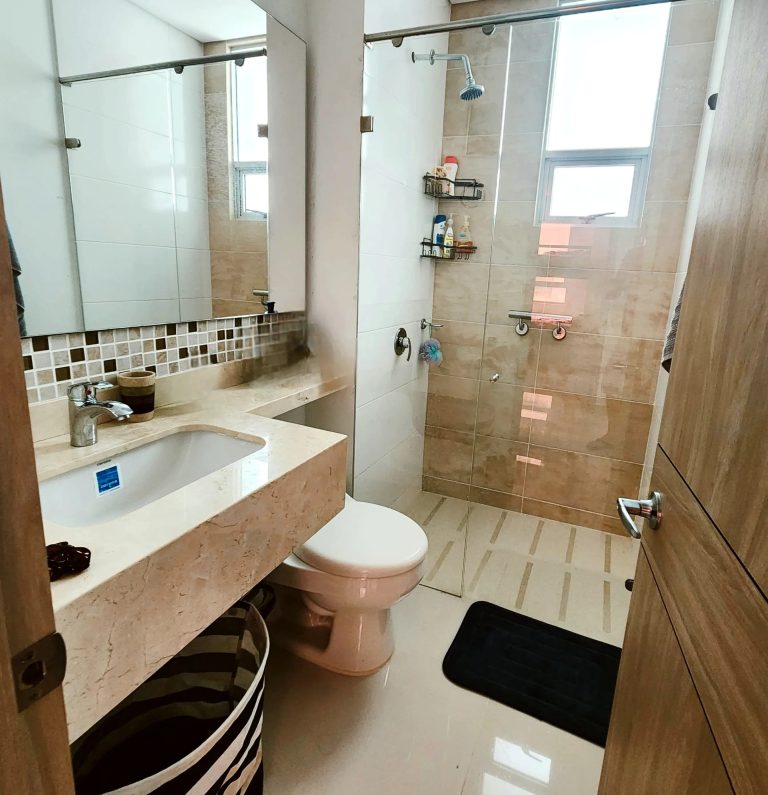 Apartamento amoblado en arriendo en Serena del Mar 110m²