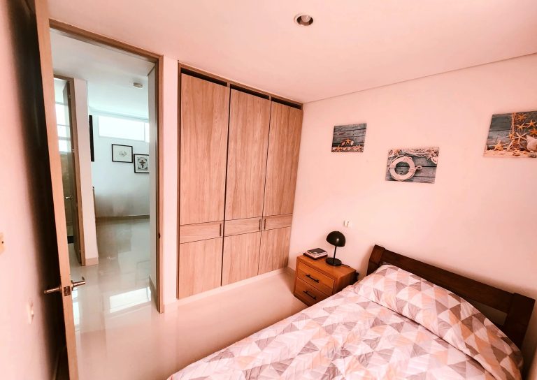 Apartamento amoblado en arriendo en Serena del Mar 110m²