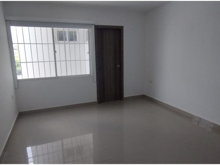 Se arrienda apartamento en Santa Marta Los Naranjos