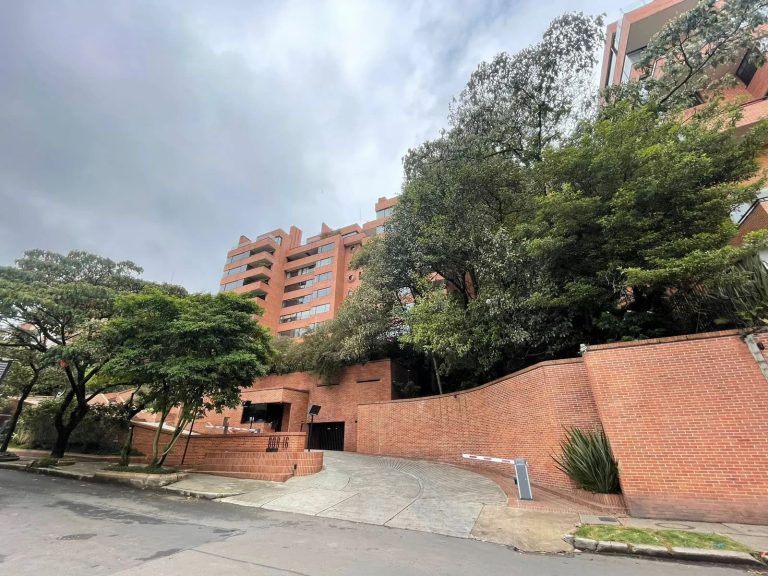 Apartamento en arriendo en Rosales de 480m²