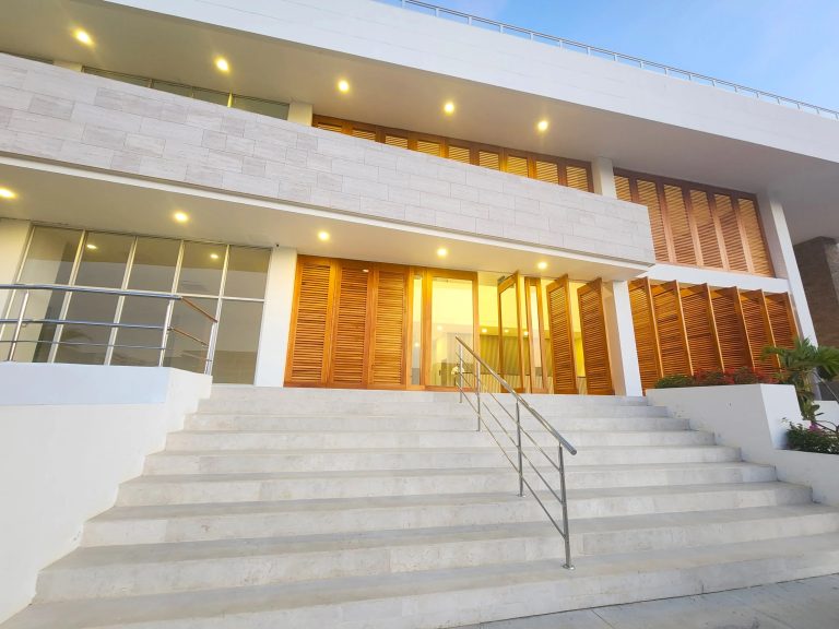 Bello Apartamento en arriendo cerca a la playa
