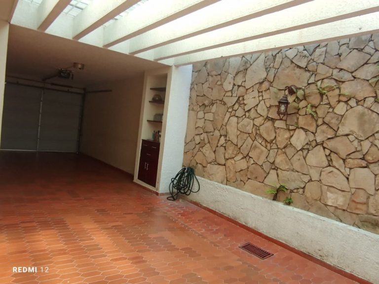 Casa comercial en arriendo en barrio San Carlos