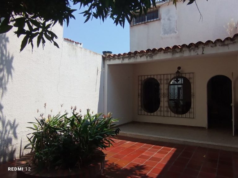 Casa comercial en arriendo en barrio San Carlos