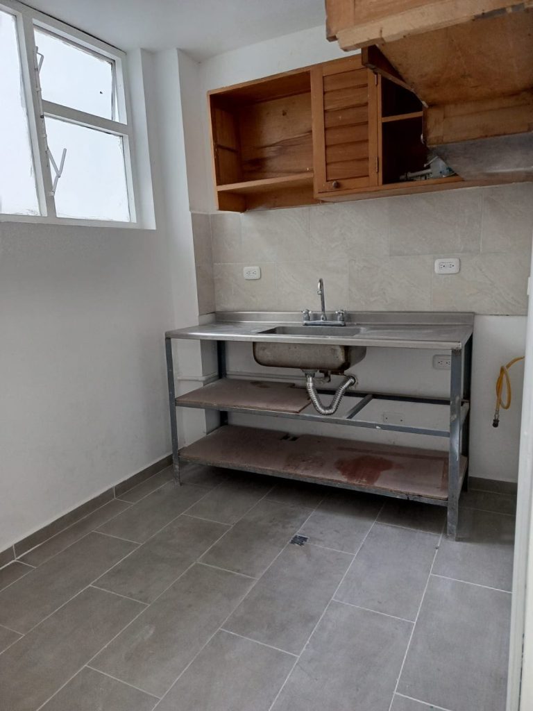 Casa con local en arriendo en La Cuarenta