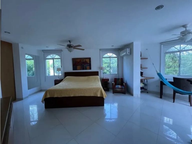 Hermosa casa en arriendo en Pozos Colorados