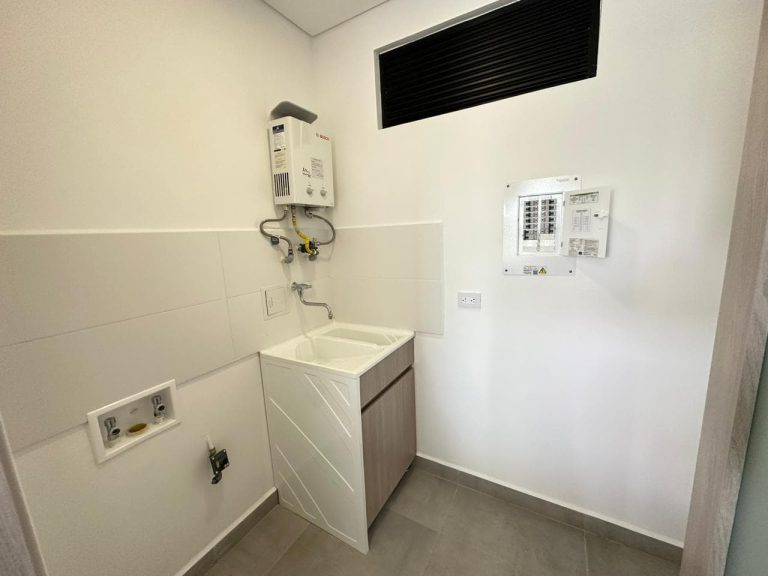 Bello apartamento remodelado en arriendo en el Caimo