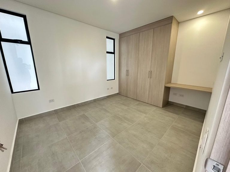 Bello apartamento remodelado en arriendo en el Caimo