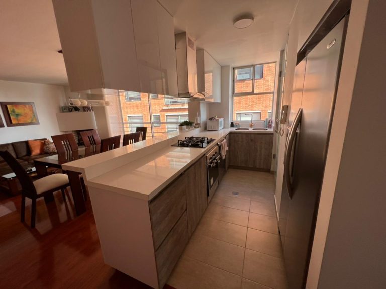 Apartamento en arriendo en Chico Navarra de 75m²