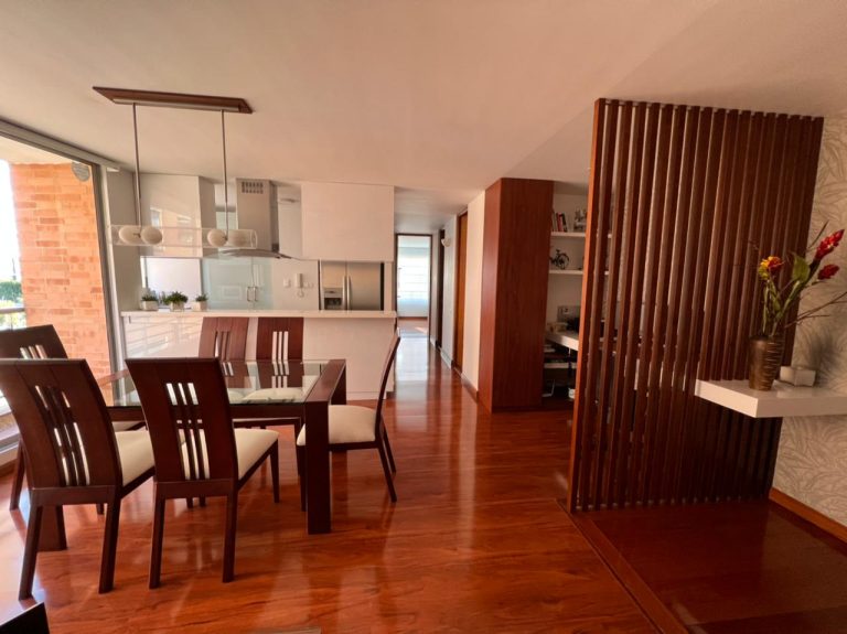 Apartamento en arriendo en Chico Navarra de 75m²
