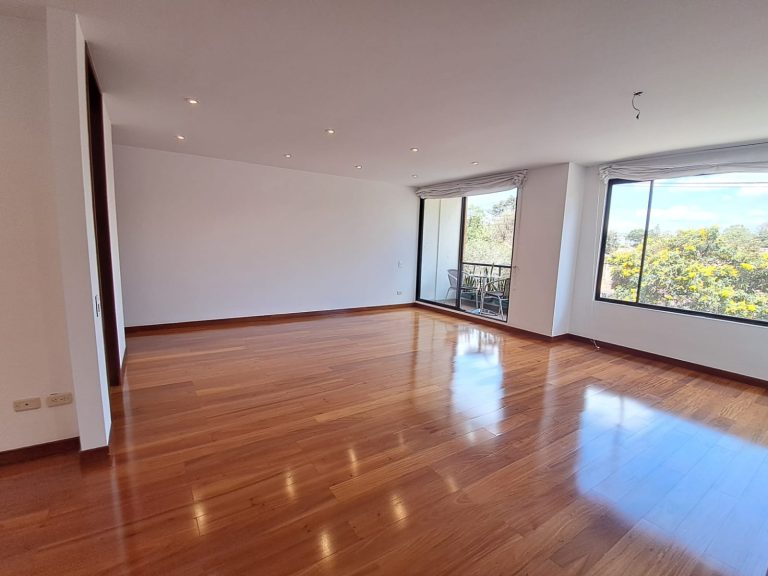 Apartamento en arriendo en Nuevo Country Bogotá 130 m²