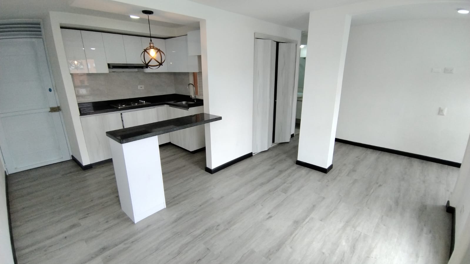CASA EN FUSCA DE 480M EN LOTE DE 3100M2 4 ALCOBAS