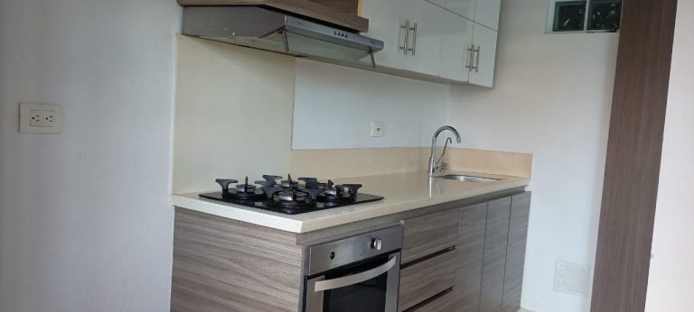 Apartamento en arriendo en Los Álamos con admón. incluida