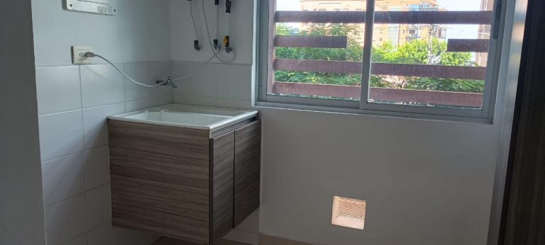 Apartamento en arriendo en Los Álamos con admón. incluida