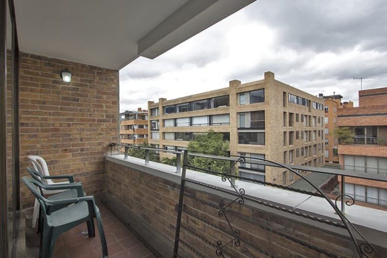 RENTO ESTUDIO SEMIAMOBLADO 50M2 + BALCON - CHAPINERO ALTO
