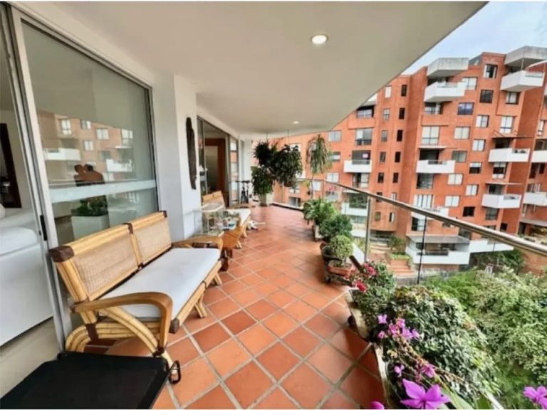 Lujoso Apartamento en arriendo en Santa Rita Cali