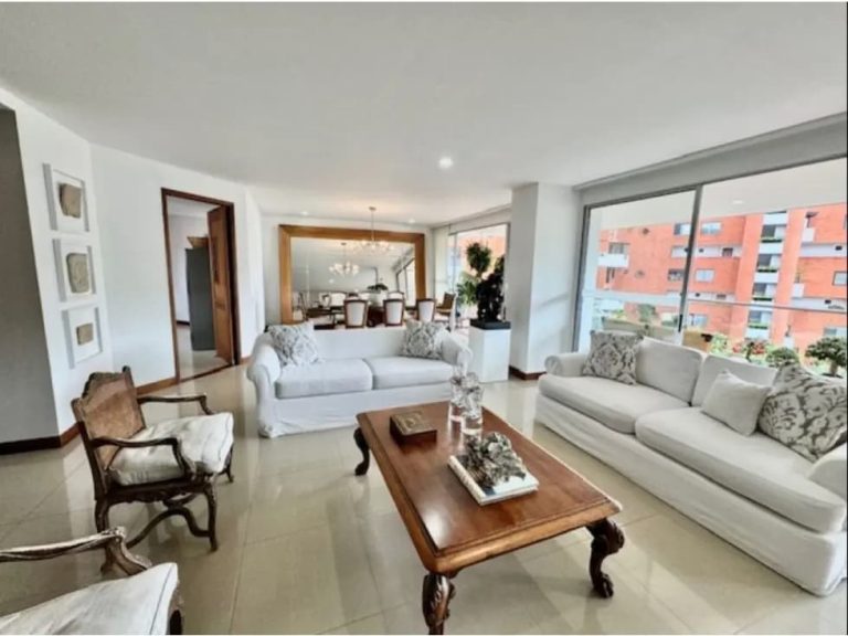 Lujoso Apartamento en arriendo en Santa Rita Cali