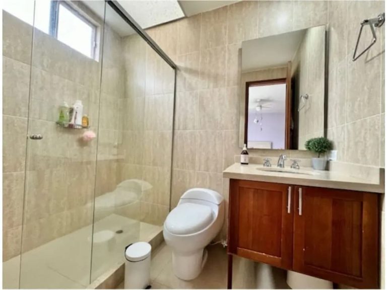 Lujoso Apartamento en arriendo en Santa Rita Cali