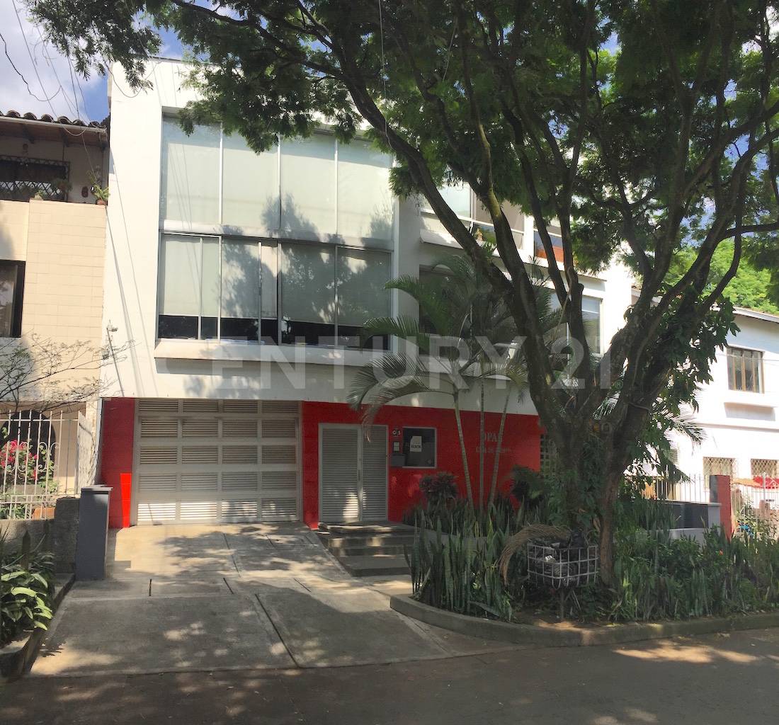 Alquilo Amplio Apartamento en Santa Monica residencial