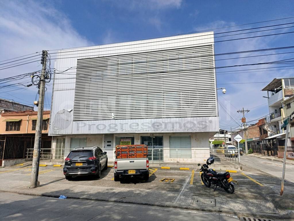 Apartamento en peatonal en Nápoles para máximo 3 personas , no mascotas , parqueadero para moto