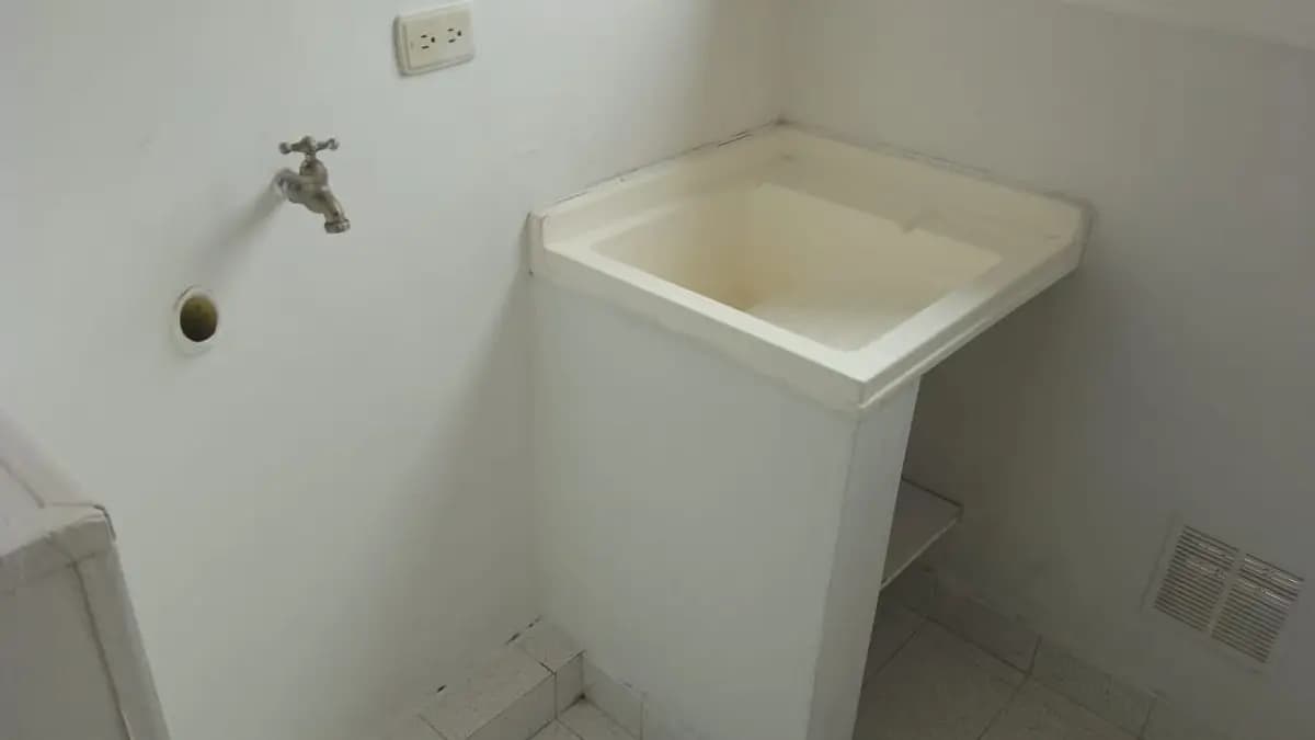 Apartamento en arriendo en barrio Mirandela 7 Apartamento en arriendo en barrio Mirandela7
