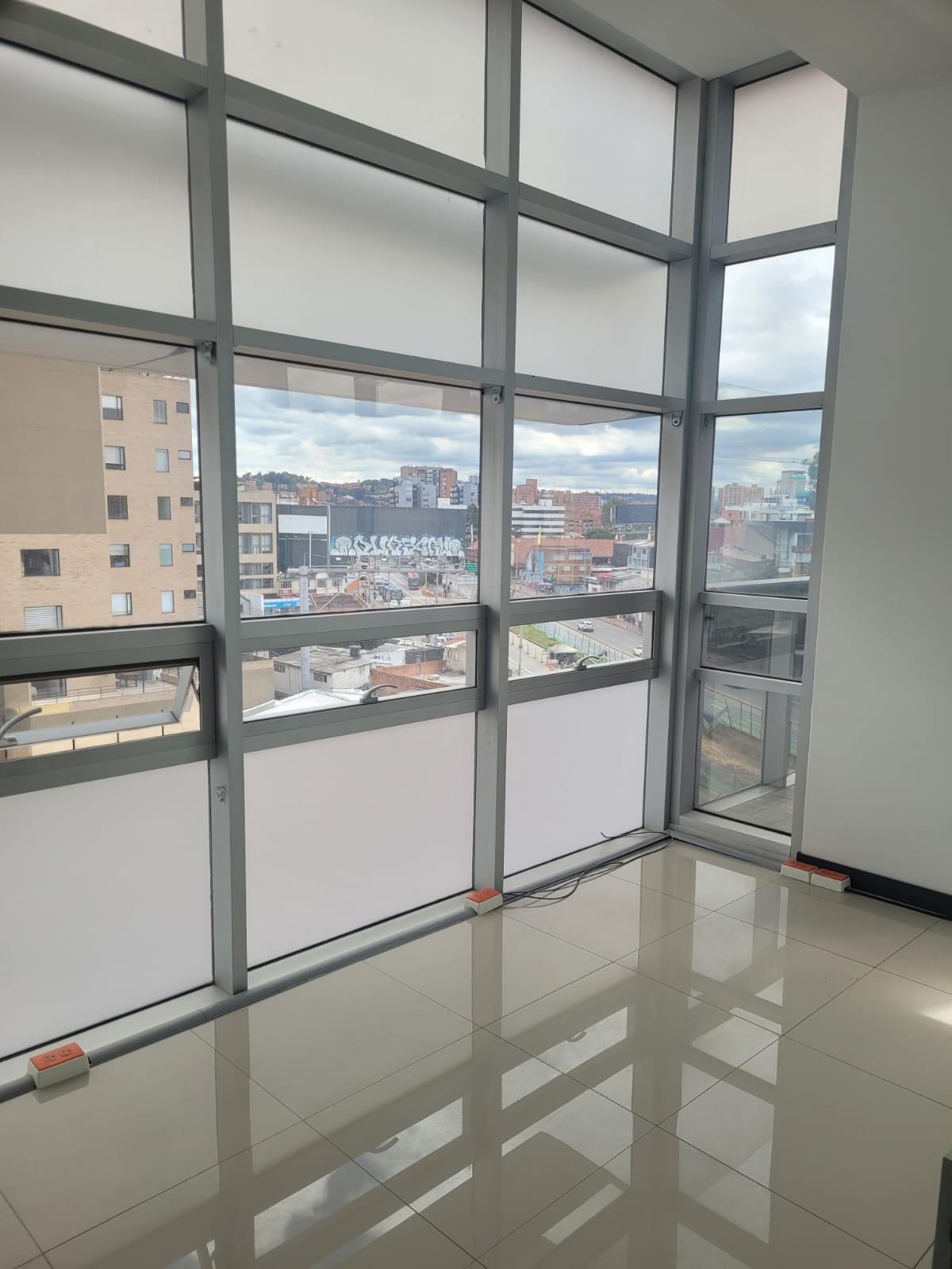 OFICINA EN ARRIENDO, CENTRO, SECTOR EMPRESARIAL