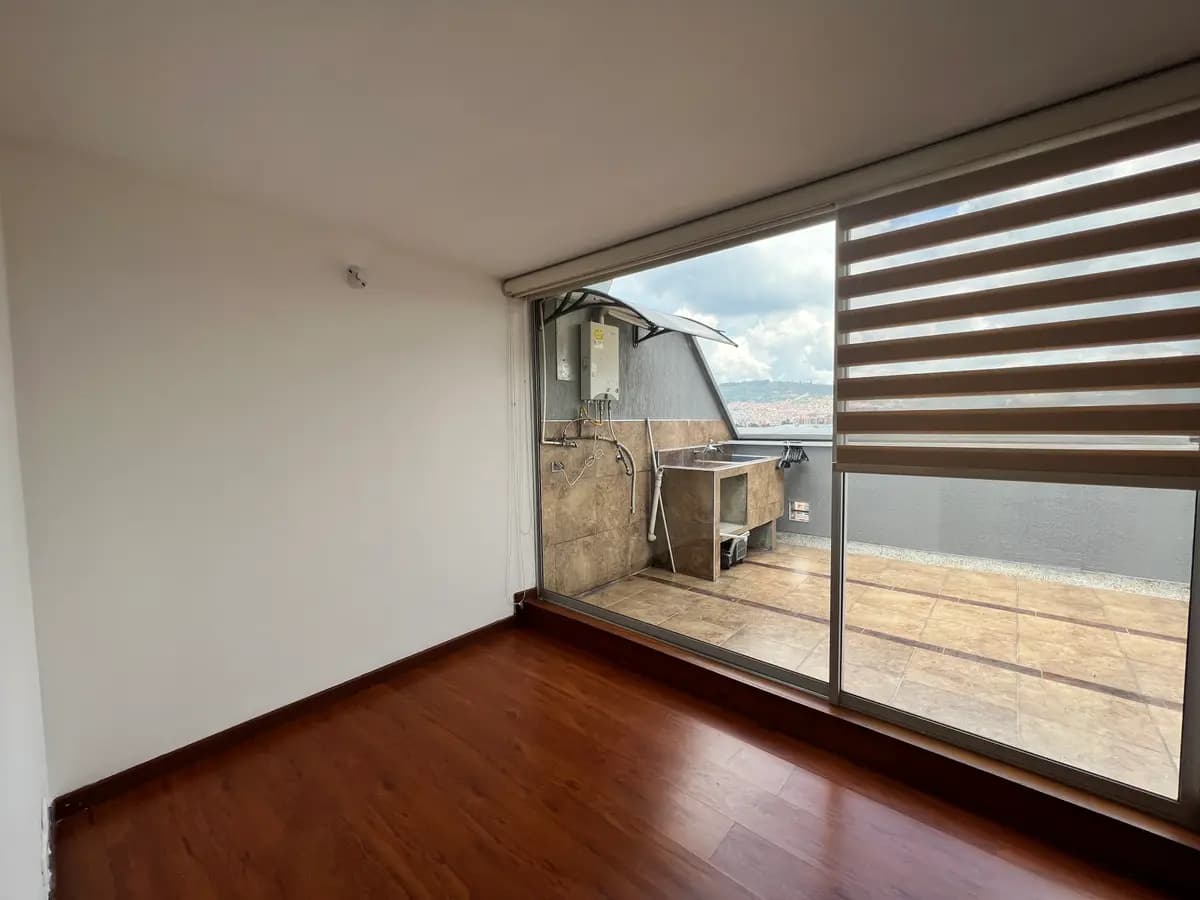 Penthouse en Arriendo en San Cipriano 2 Penthouse en Arriendo en San Cipriano14