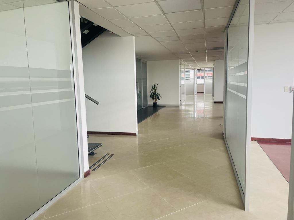 Oficina Amoblada en Arriendo, 58.78 m²