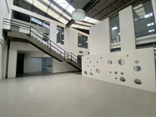 BODEGA ESQUINERA EN ARRIENDO, ZONA INDUSTRIAL MONTEVIDEO