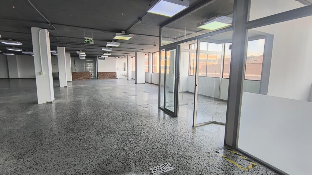 OFICINA DE 1.667 M2 EN ARRIENDO, PUENTE ARANDA 12 178743020250201014858.jpg